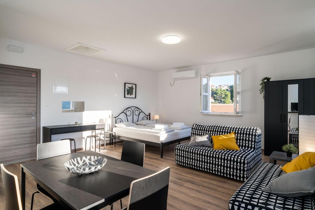 Residence & Pool Villa Schwarz Suites ツァヴタット 部屋 写真
