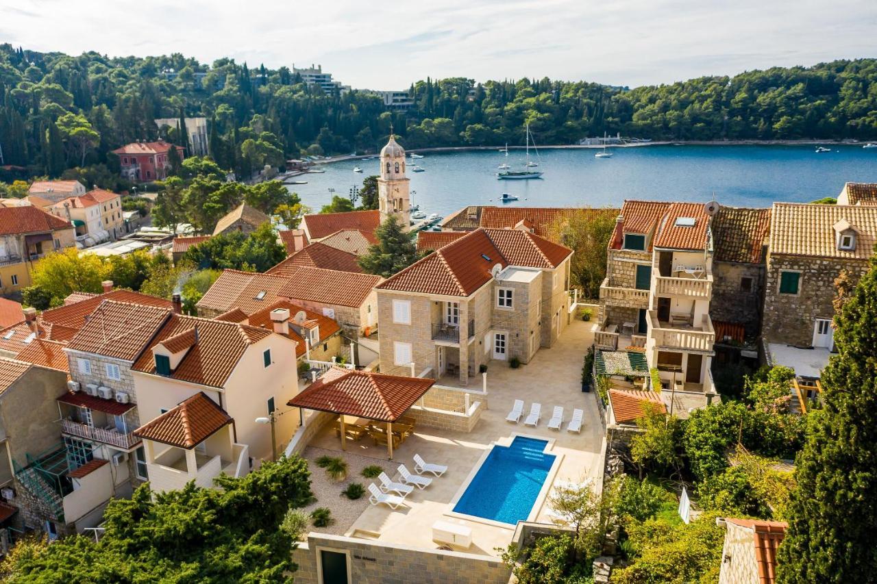 Residence & Pool Villa Schwarz Suites ツァヴタット エクステリア 写真