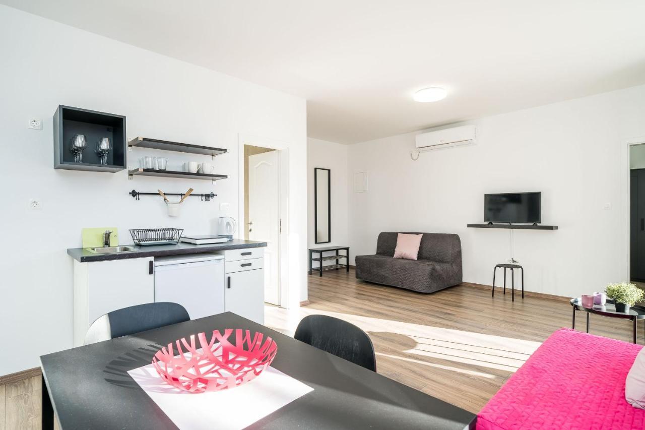 Residence & Pool Villa Schwarz Suites ツァヴタット 部屋 写真