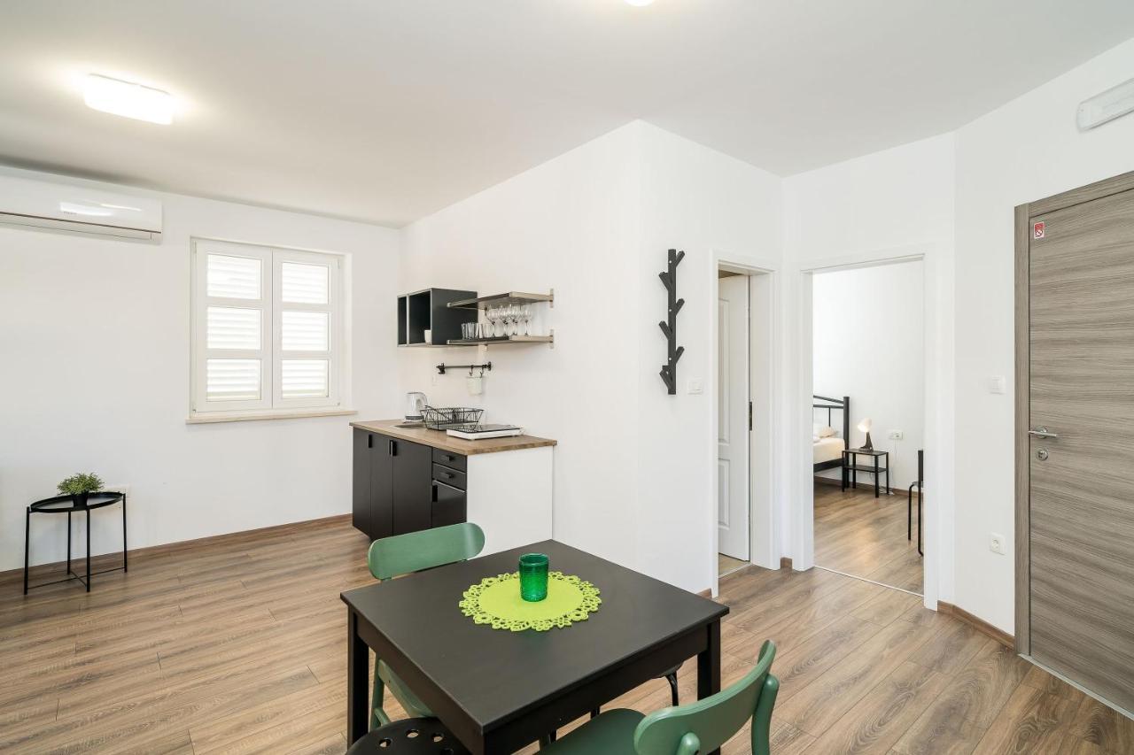 Residence & Pool Villa Schwarz Suites ツァヴタット 部屋 写真