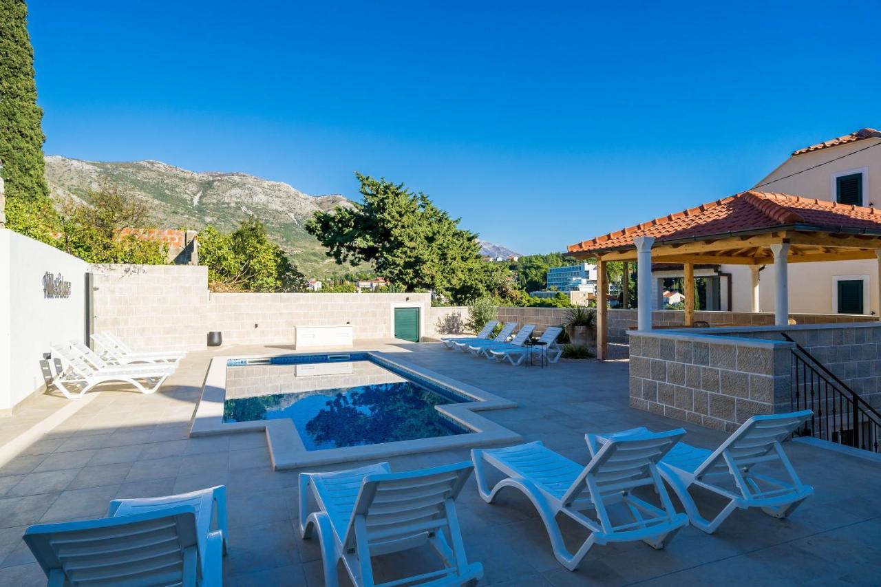 Residence & Pool Villa Schwarz Suites ツァヴタット エクステリア 写真