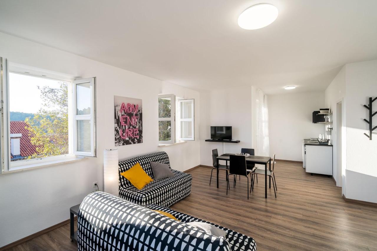 Residence & Pool Villa Schwarz Suites ツァヴタット エクステリア 写真