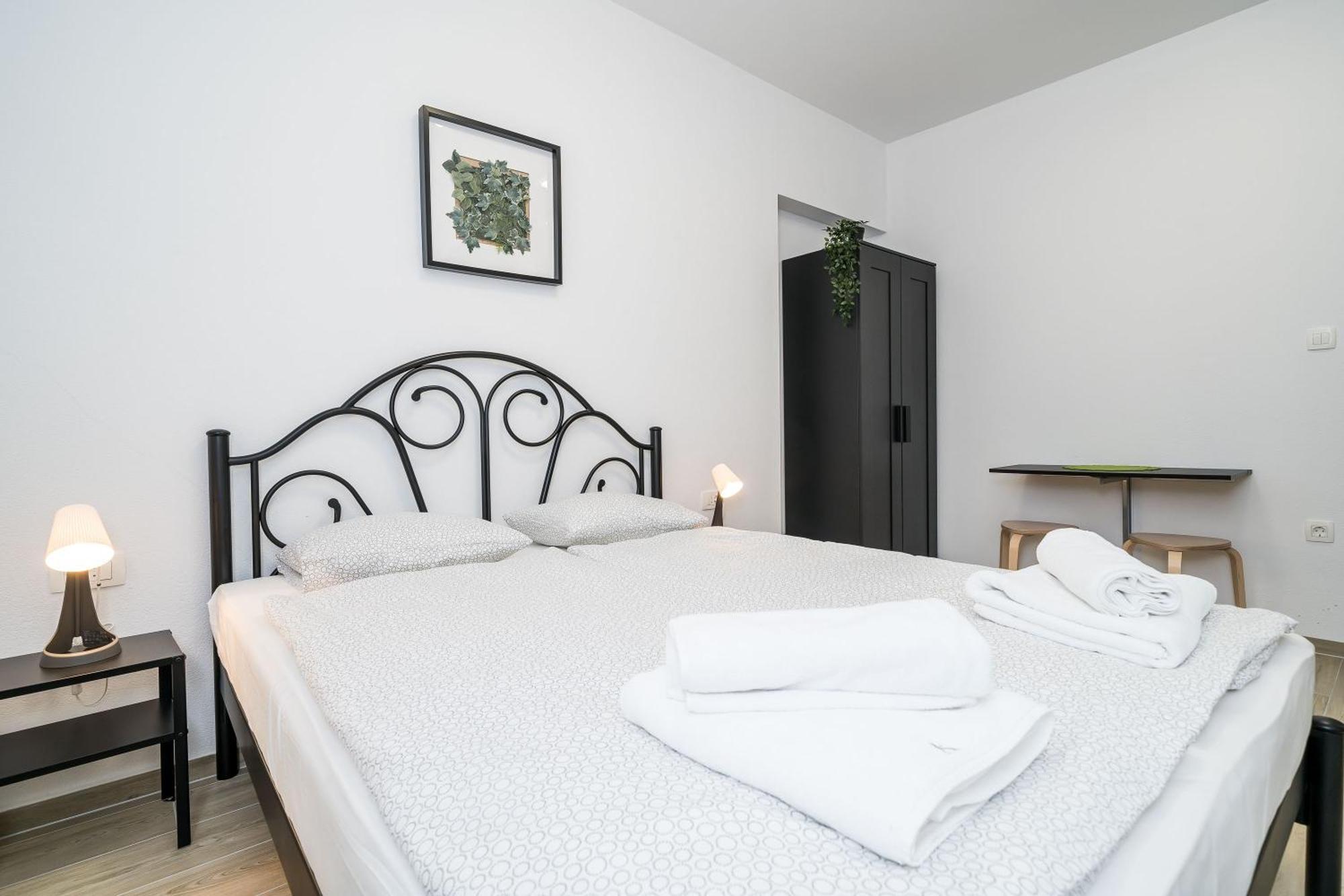 Residence & Pool Villa Schwarz Suites ツァヴタット 部屋 写真