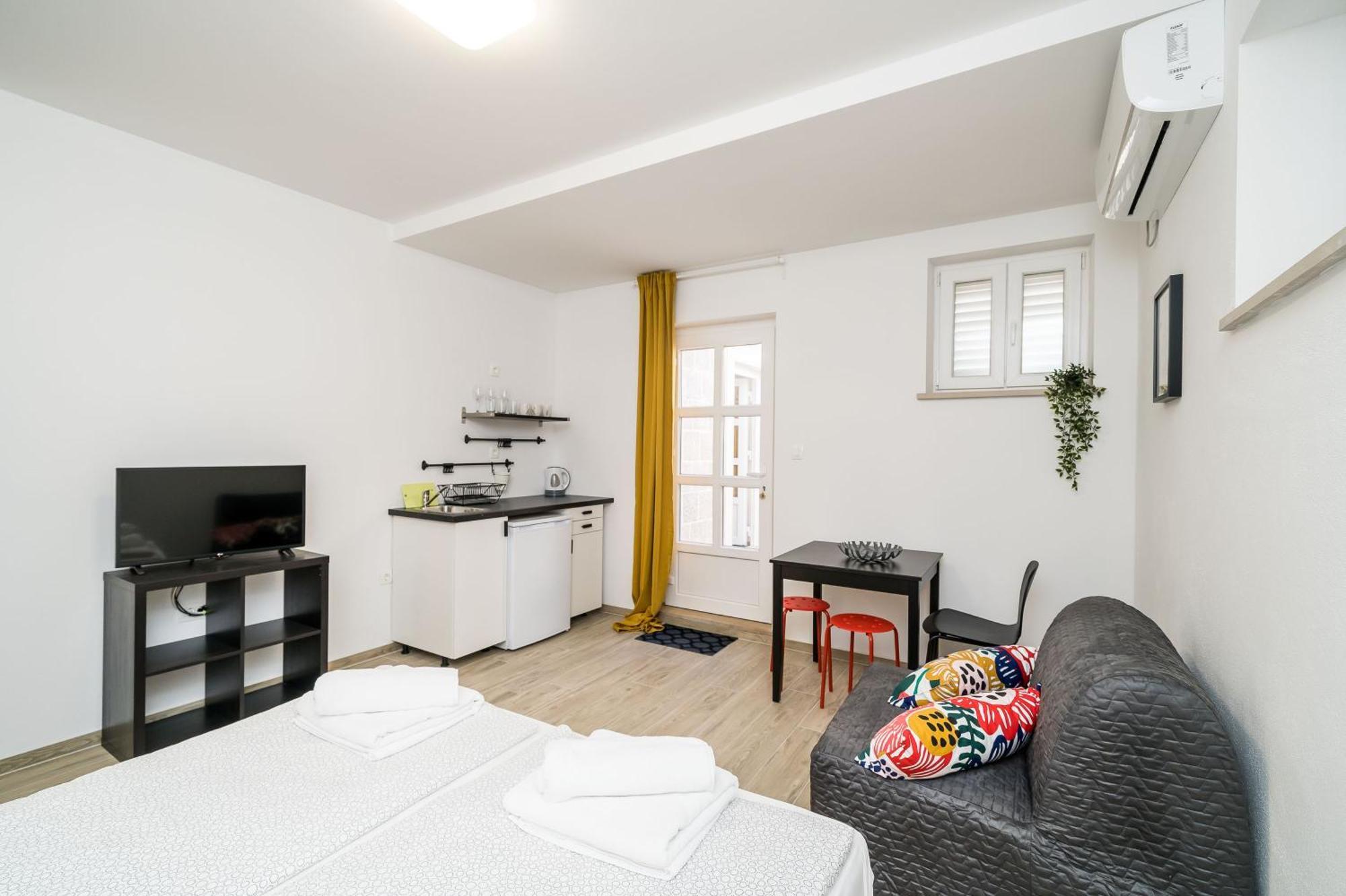 Residence & Pool Villa Schwarz Suites ツァヴタット 部屋 写真