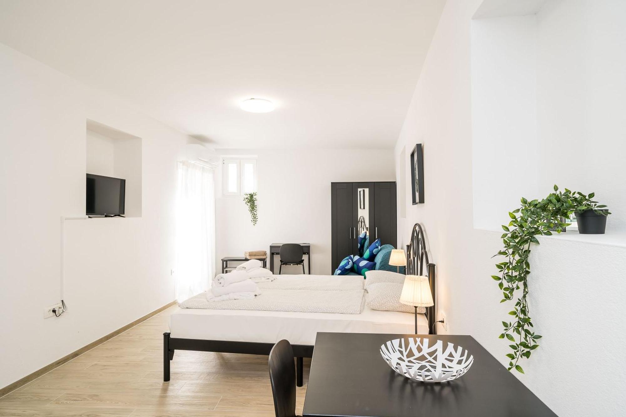 Residence & Pool Villa Schwarz Suites ツァヴタット 部屋 写真