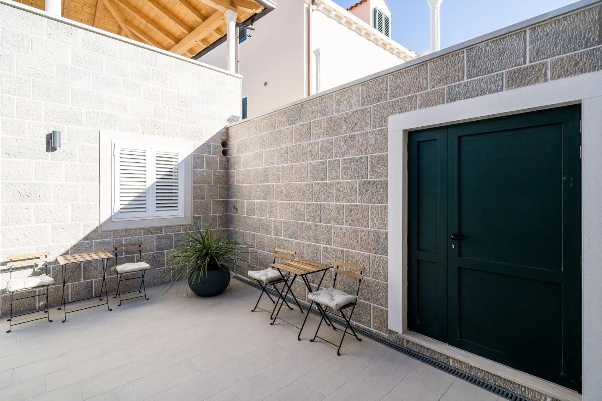 Residence & Pool Villa Schwarz Suites ツァヴタット 部屋 写真
